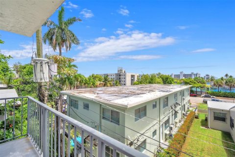 Condominio en venta en Miami Beach, Florida, 1 dormitorio, 56.39 m2 № 1832491 - foto 10