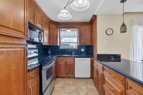 Copropriété à vendre à Pompano Beach, Floride: 1 chambre, 65.96 m2 № 2007627 - photo 11