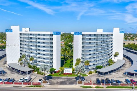 Copropriété à vendre à Pompano Beach, Floride: 1 chambre, 65.96 m2 № 2007627 - photo 23