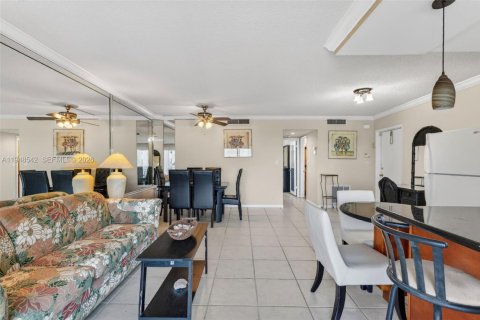 Copropriété à vendre à Pompano Beach, Floride: 1 chambre, 65.96 m2 № 2007627 - photo 8