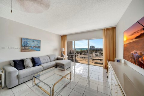 Copropriété à vendre à Hallandale Beach, Floride: 2 chambres, 115.2 m2 № 1962788 - photo 2
