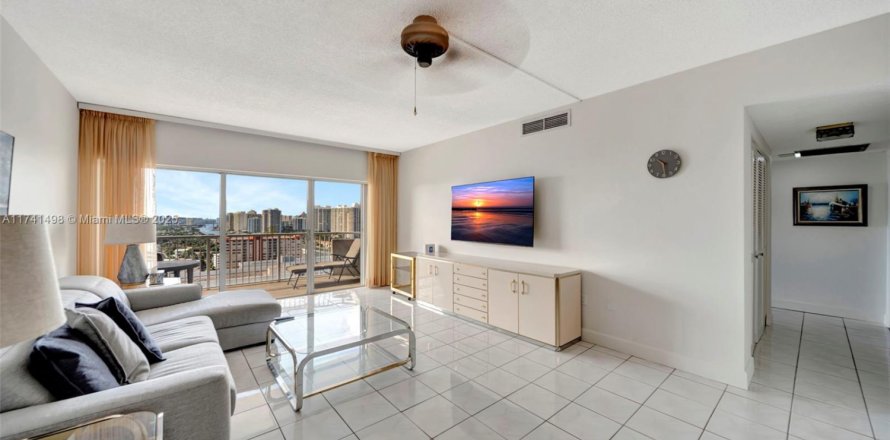 Condo à Hallandale Beach, Floride, 2 chambres  № 1962788