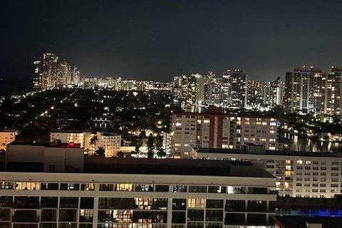 Copropriété à vendre à Hallandale Beach, Floride: 2 chambres, 115.2 m2 № 1962788 - photo 25