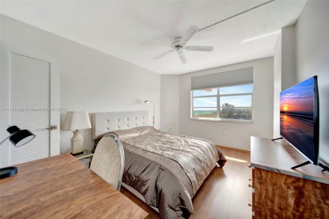 Copropriété à vendre à Hallandale Beach, Floride: 2 chambres, 115.2 m2 № 1962788 - photo 10