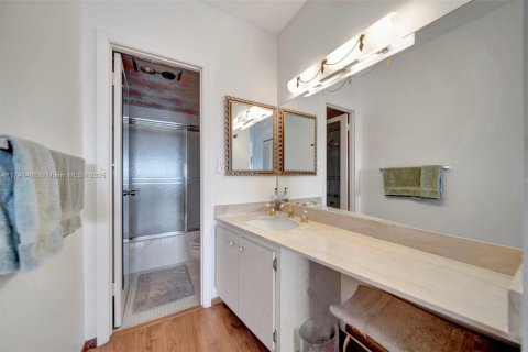 Copropriété à vendre à Hallandale Beach, Floride: 2 chambres, 115.2 m2 № 1962788 - photo 14