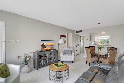 Condominio en venta en Lauderdale Lakes, Florida, 1 dormitorio, 63.55 m2 № 1850598 - foto 3