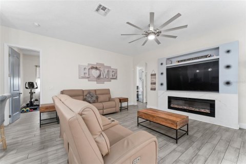 House in Kissimmee, Florida 4 bedrooms, 229.47 sq.m. № 2140863 - photo 15