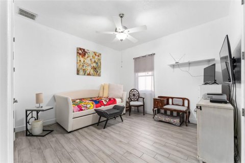 House in Kissimmee, Florida 4 bedrooms, 229.47 sq.m. № 2140863 - photo 17