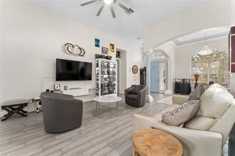 House in Kissimmee, Florida 4 bedrooms, 229.47 sq.m. № 2140863 - photo 4