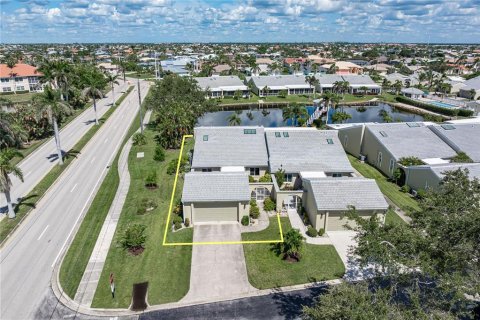 House in Punta Gorda, Florida 3 bedrooms, 186.18 sq.m. № 1909836 - photo 15
