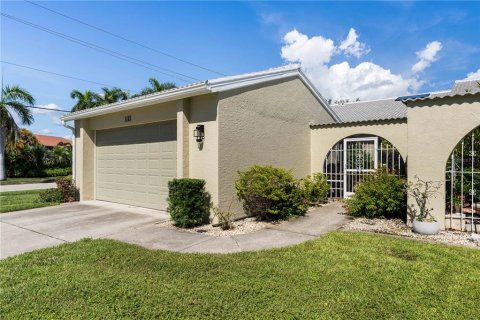 House in Punta Gorda, Florida 3 bedrooms, 186.18 sq.m. № 1909836 - photo 17