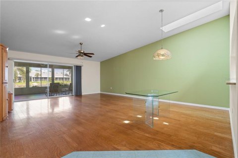 House in Punta Gorda, Florida 3 bedrooms, 186.18 sq.m. № 1909836 - photo 3