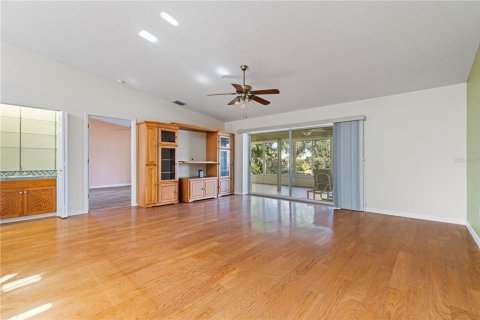 House in Punta Gorda, Florida 3 bedrooms, 186.18 sq.m. № 1909836 - photo 5