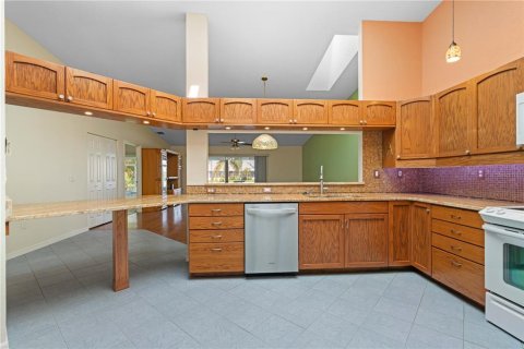 House in Punta Gorda, Florida 3 bedrooms, 186.18 sq.m. № 1909836 - photo 25