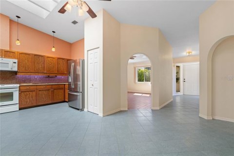 House in Punta Gorda, Florida 3 bedrooms, 186.18 sq.m. № 1909836 - photo 23