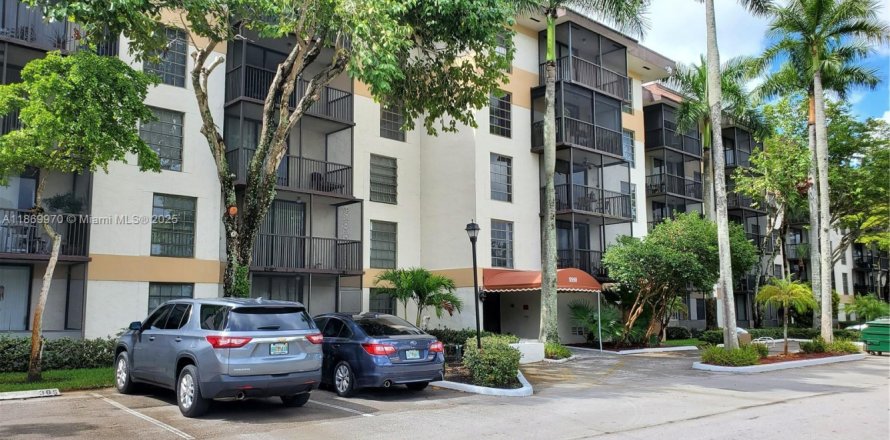 Кондоминиум с 1 спальней в Лодерхилл, Флорида № 1979566