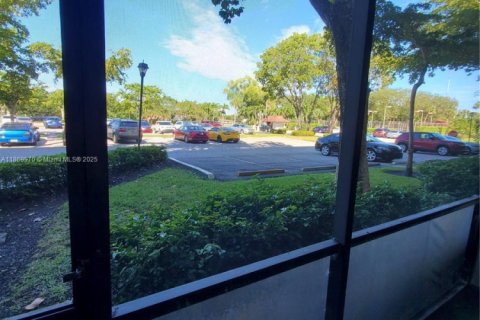 Снять в аренду кондоминиум в Лодерхилл, Флорида 1 спальня, 77.39м2, № 1979566 - фото 3