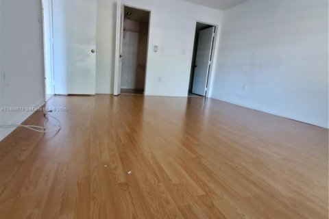 Снять в аренду кондоминиум в Лодерхилл, Флорида 1 спальня, 77.39м2, № 1979566 - фото 13