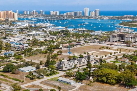 Adosado en venta en Riviera Beach, Florida, 3 dormitorios № 2146327 - foto 4