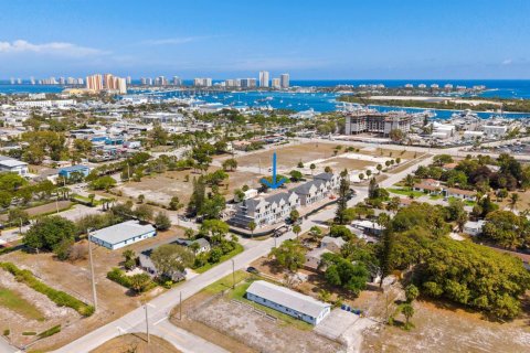 Adosado en venta en Riviera Beach, Florida, 3 dormitorios № 2146327 - foto 7