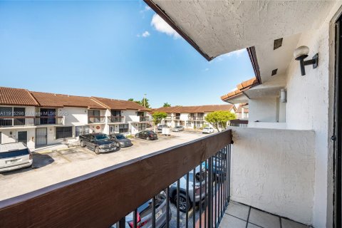 Купить кондоминиум в Хайалиа, Флорида 2 спальни, 95.88м2, № 1972135 - фото 13