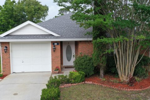 House in Miramar Beach, Florida 3 bedrooms, 130.25 sq.m. № 562451 - photo 1