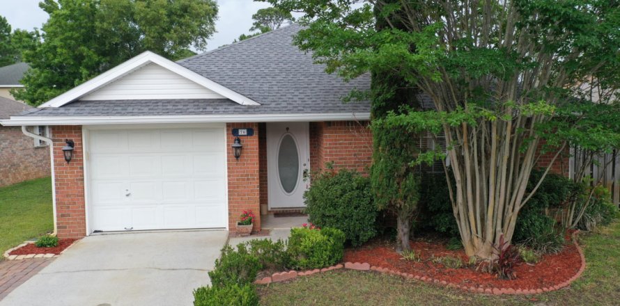 House in Miramar Beach, Florida 3 bedrooms, 130.25 sq.m. № 562451