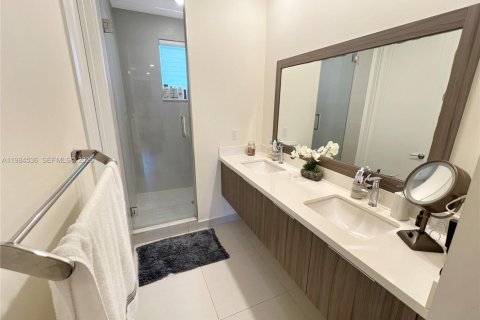 Купить кондоминиум в Дорал, Флорида 3 спальни, 102.38м2, № 2045732 - фото 10