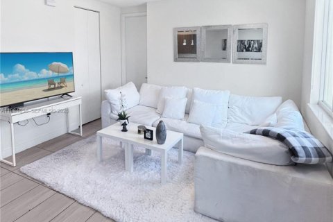 Купить кондоминиум в Дорал, Флорида 3 спальни, 102.38м2, № 2045732 - фото 4