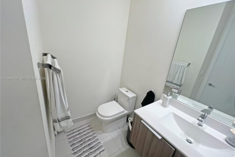 Купить кондоминиум в Дорал, Флорида 3 спальни, 102.38м2, № 2045732 - фото 13