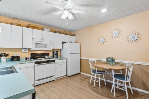 Casa en alquiler en The Villages, Florida, 2 dormitorios, 107.4 m2 № 1835409 - foto 11