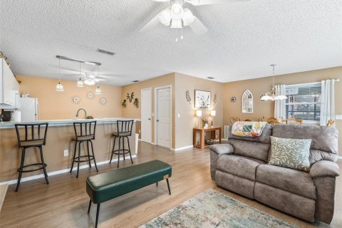 Casa en alquiler en The Villages, Florida, 2 dormitorios, 107.4 m2 № 1835409 - foto 9