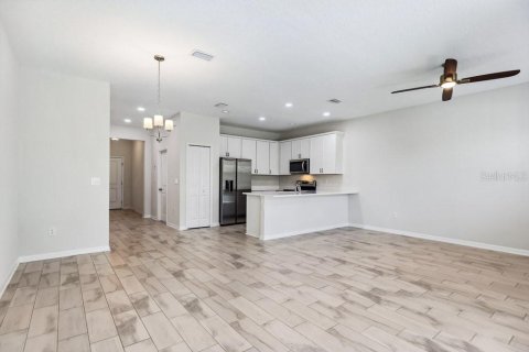 Touwnhouse à louer à Riverview, Floride: 3 chambres, 155.98 m2 № 2437204 - photo 2