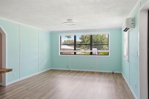 Villa ou maison à vendre à Lake Panasoffkee, Floride: 2 chambres, 72.84 m2 № 2151106 - photo 5