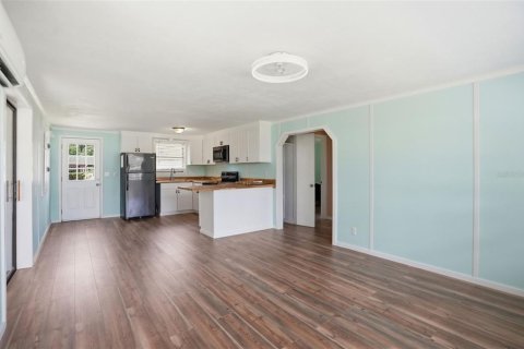 Villa ou maison à vendre à Lake Panasoffkee, Floride: 2 chambres, 72.84 m2 № 2151106 - photo 7