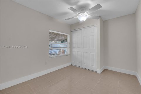Casa en alquiler en Sunrise, Florida, 4 dormitorios, 142.79 m2 № 1993669 - foto 9