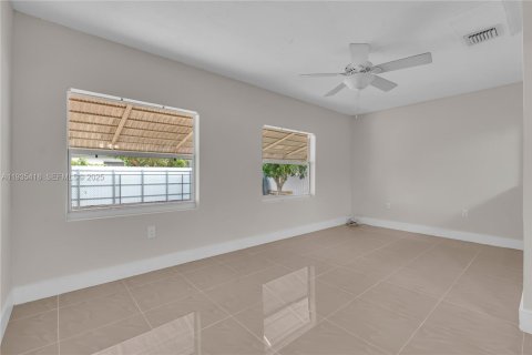 Casa en alquiler en Sunrise, Florida, 4 dormitorios, 142.79 m2 № 1993669 - foto 6