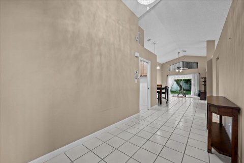 Villa ou maison à vendre à Royal Palm Beach, Floride: 3 chambres, 150.32 m2 № 2439196 - photo 4