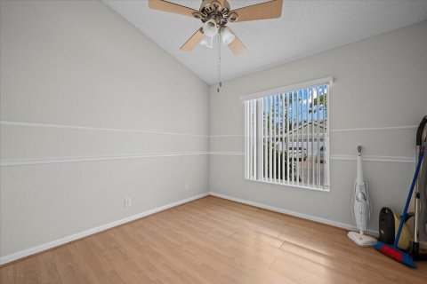 Villa ou maison à vendre à Royal Palm Beach, Floride: 3 chambres, 150.32 m2 № 2439196 - photo 18