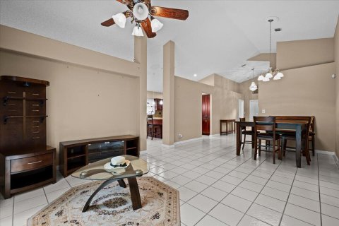 Villa ou maison à vendre à Royal Palm Beach, Floride: 3 chambres, 150.32 m2 № 2439196 - photo 11