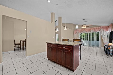 Villa ou maison à vendre à Royal Palm Beach, Floride: 3 chambres, 150.32 m2 № 2439196 - photo 14