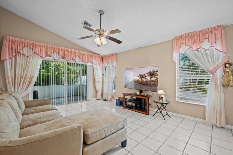 Villa ou maison à vendre à Royal Palm Beach, Floride: 3 chambres, 150.32 m2 № 2439196 - photo 7