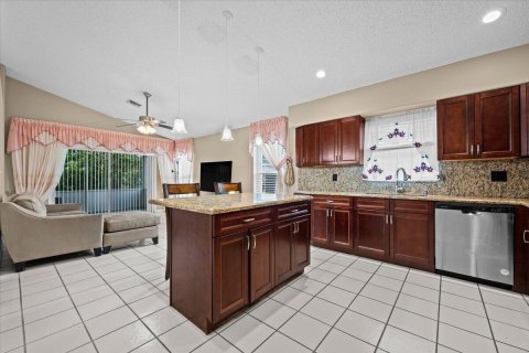Villa ou maison à vendre à Royal Palm Beach, Floride: 3 chambres, 150.32 m2 № 2439196 - photo 15