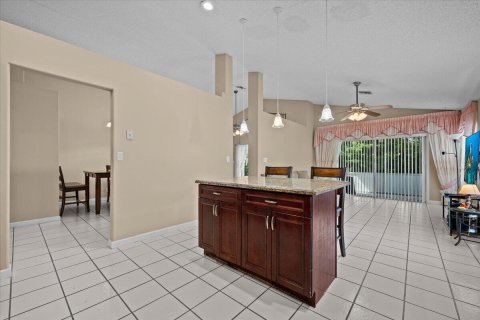 Villa ou maison à vendre à Royal Palm Beach, Floride: 3 chambres, 150.32 m2 № 2439196 - photo 17