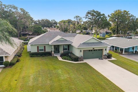 House in Leesburg, Florida 4 bedrooms, 178.09 sq.m. № 2103243
