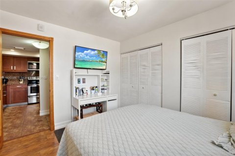 Condo in Miami Beach, Florida, 2 bedrooms  № 1678842 - photo 19