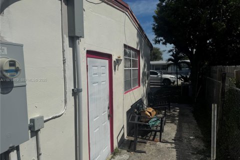 Villa ou maison à vendre à Fort Lauderdale, Floride: 3 chambres, 115.57 m2 № 2040227 - photo 3