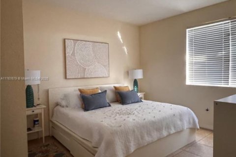 Touwnhouse à vendre à Pembroke Pines, Floride: 3 chambres, 129.69 m2 № 2077304 - photo 20