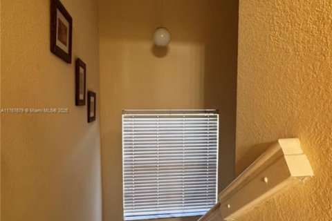 Touwnhouse à vendre à Pembroke Pines, Floride: 3 chambres, 129.69 m2 № 2077304 - photo 27