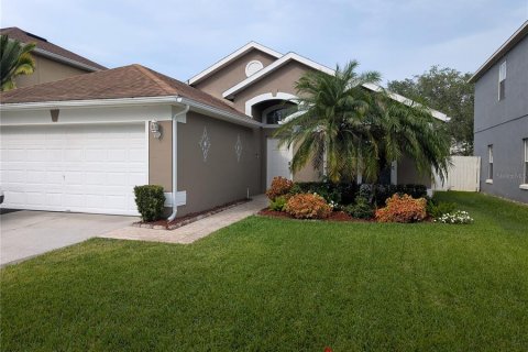 House in Orlando, Florida 3 bedrooms, 129.97 sq.m. № 1744290 - photo 1